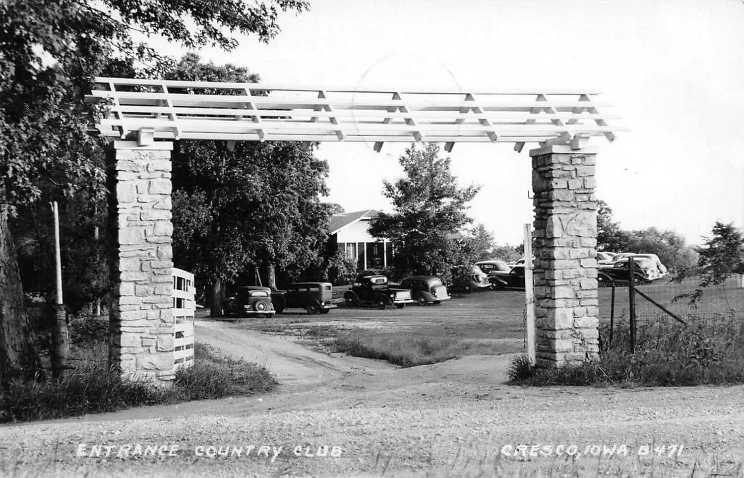 Historical black & white image of the entrance to Cresco Country Club.